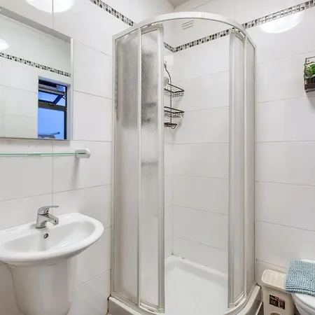 1-bed Near Spinola Bay *