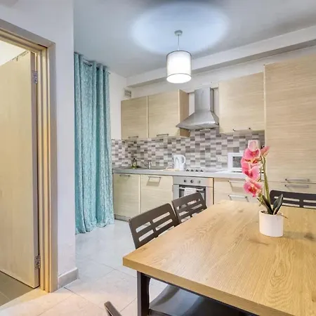 1-bed Near Spinola Bay * St. Julian's