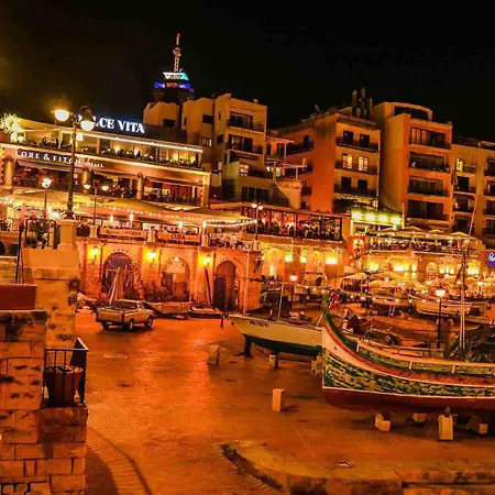 1-bed Near Spinola Bay *