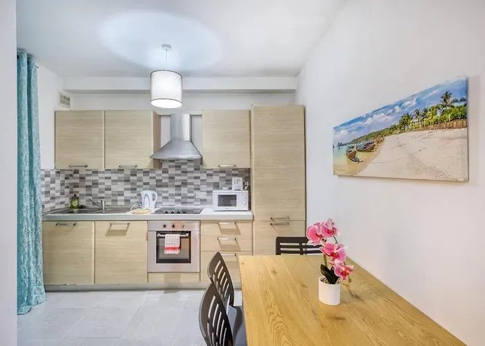 1-bed Near Spinola Bay アパート Saint Julian's