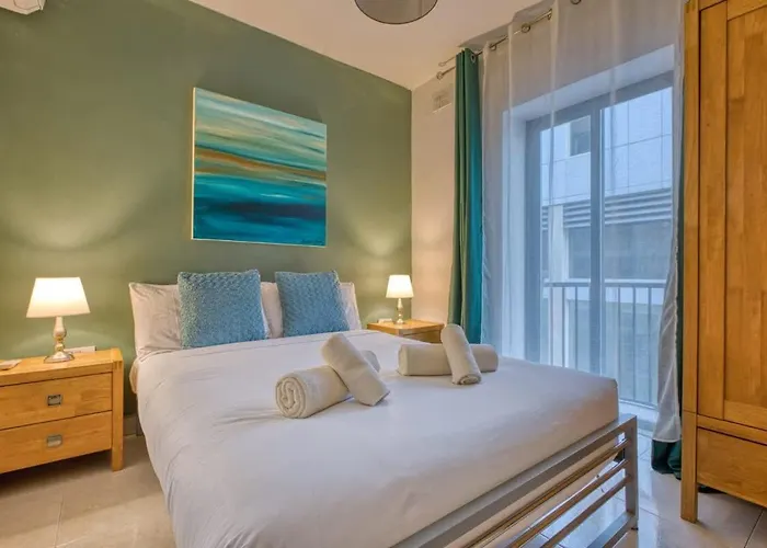 アパート 1-bed Near Spinola Bay Saint Julian's