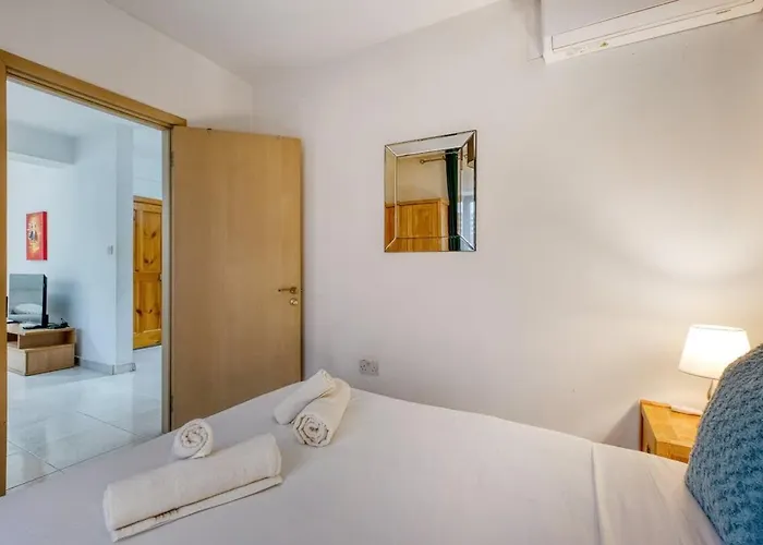 1-bed Near Spinola Bay アパート